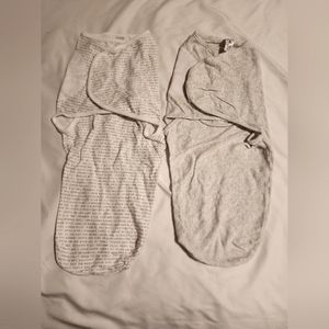 $2 GS🏠 Set of 2 Swaddles